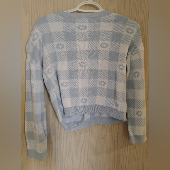 Old Navy Light Blue and White Checkered Cardigan - Picture 2 of 6